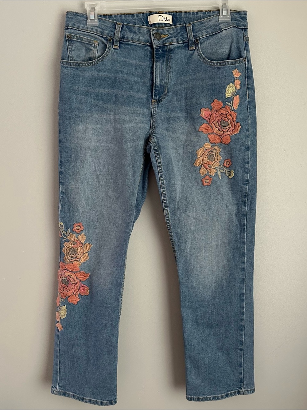 Floral embroidered jeans women’s size 14 dittos